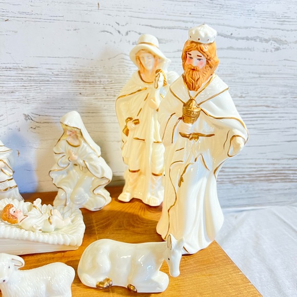 Nativity figurines gold white Jesus ceramic decor Christmas holiday - Picture 4 of 5